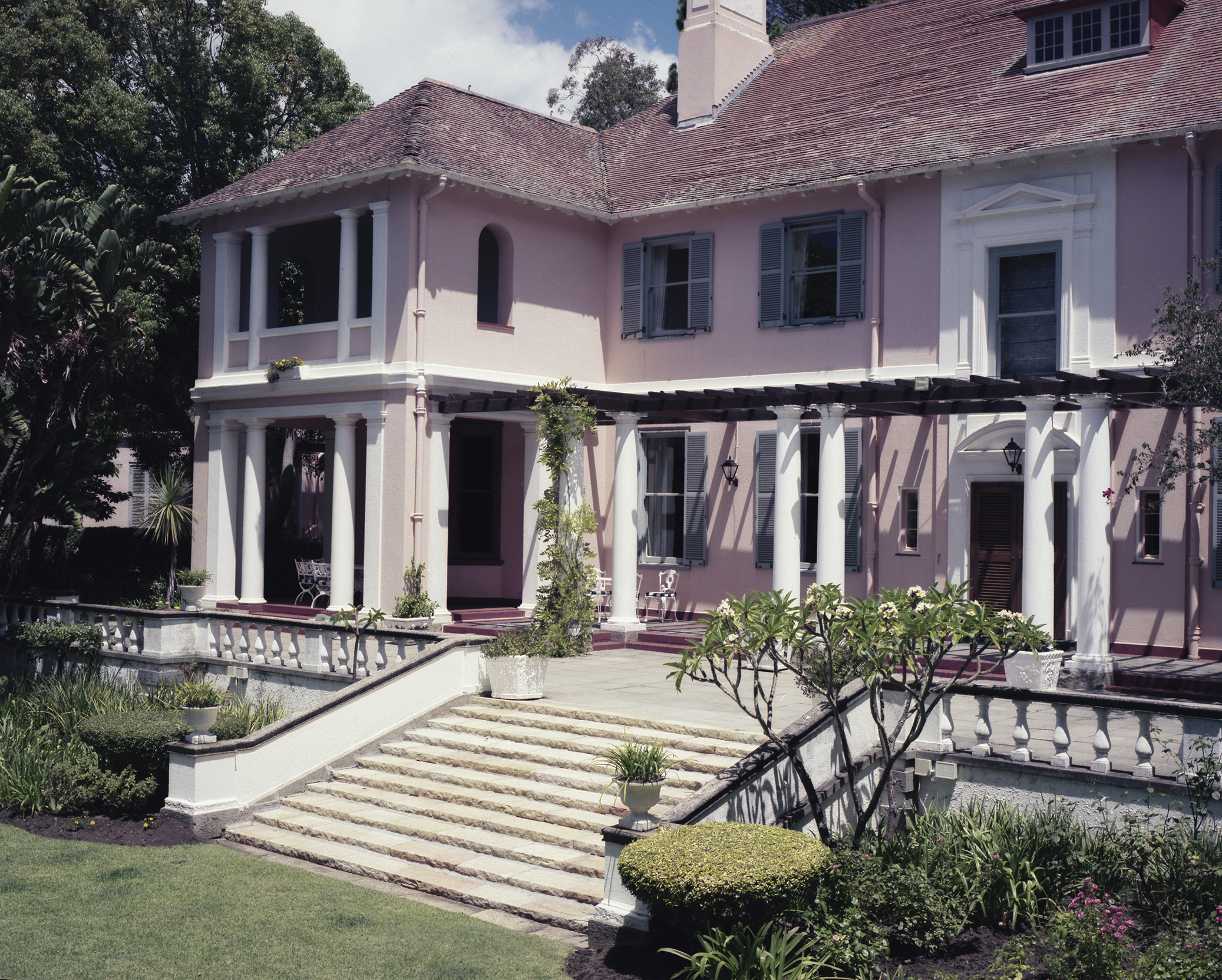 Arclinea - Italian Embassy